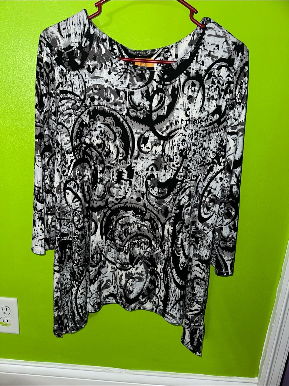 Ruby Rd. Black and White Abstract Swirl Tunic